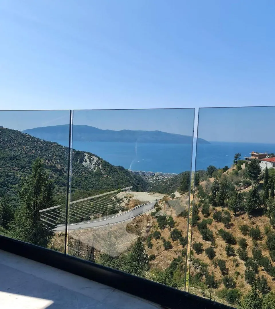 Vila Luarasi Kanine 0*,  Albanien